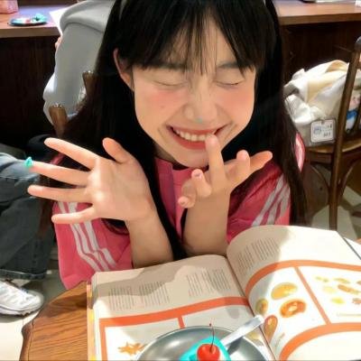 超模之女被曝出道颜值引争议，一夜之间海外留学画面流出